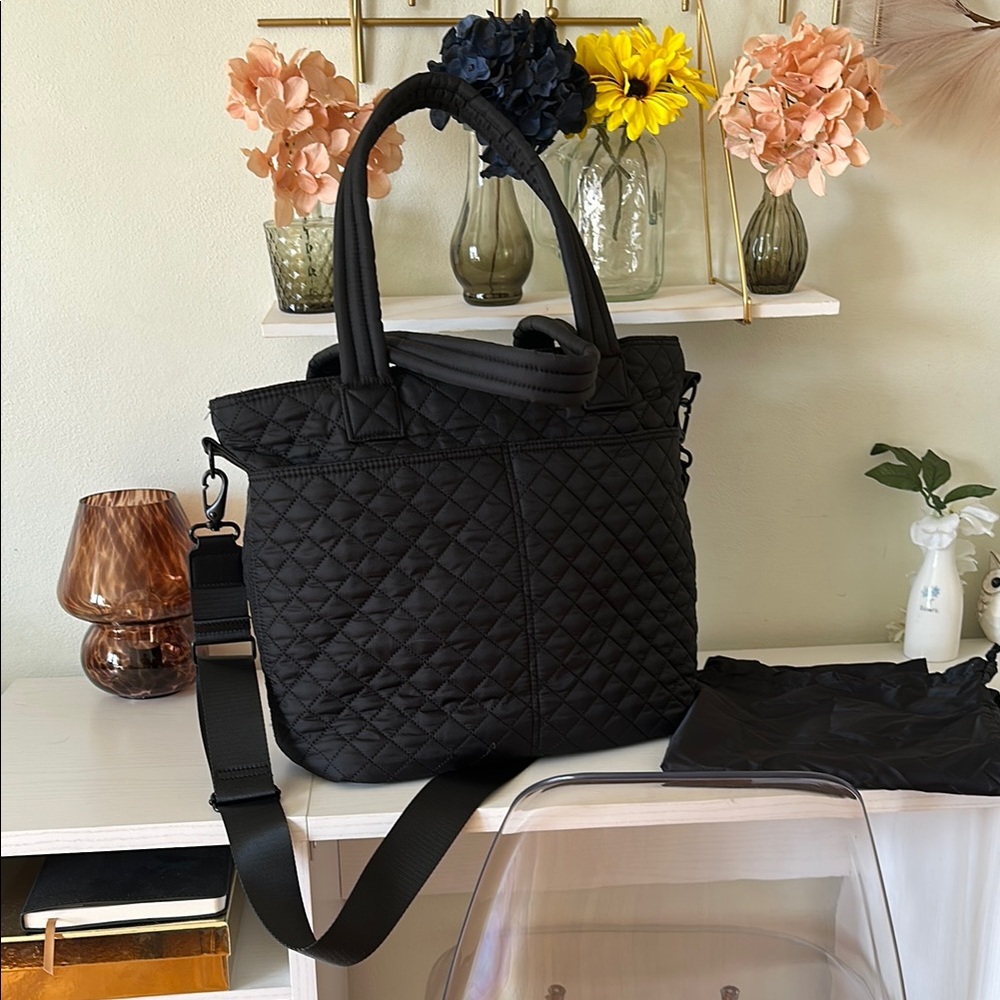 Black Quilted Tote Bag from Simple Modern with dust cover